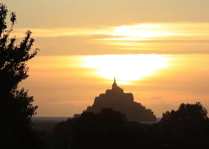 Alojamento de Acomodação e Pequeno-almoço L'aurore De La Baie, Vue Sur Le Mont-saint-michel